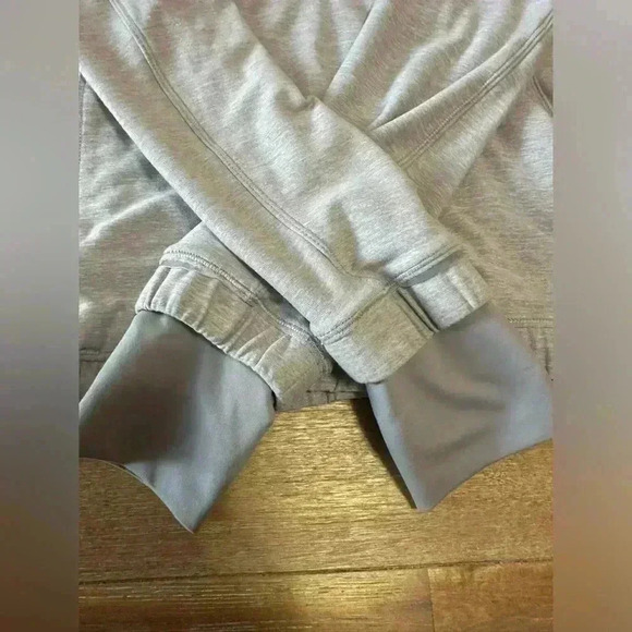 Lululemon Forthright gray 1/2 zip pullover - Picture 3 of 9